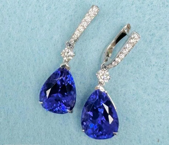 Earrings collection