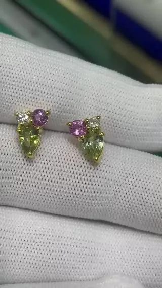 Jewellery Close-Up 01
