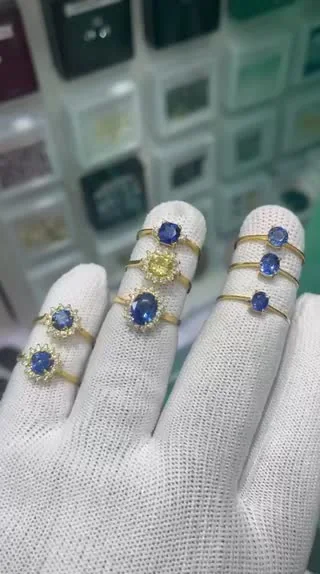 Jewellery Close-Up 08